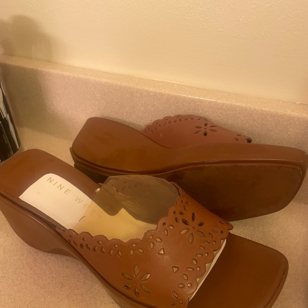 Heel - Picture 4 of 4